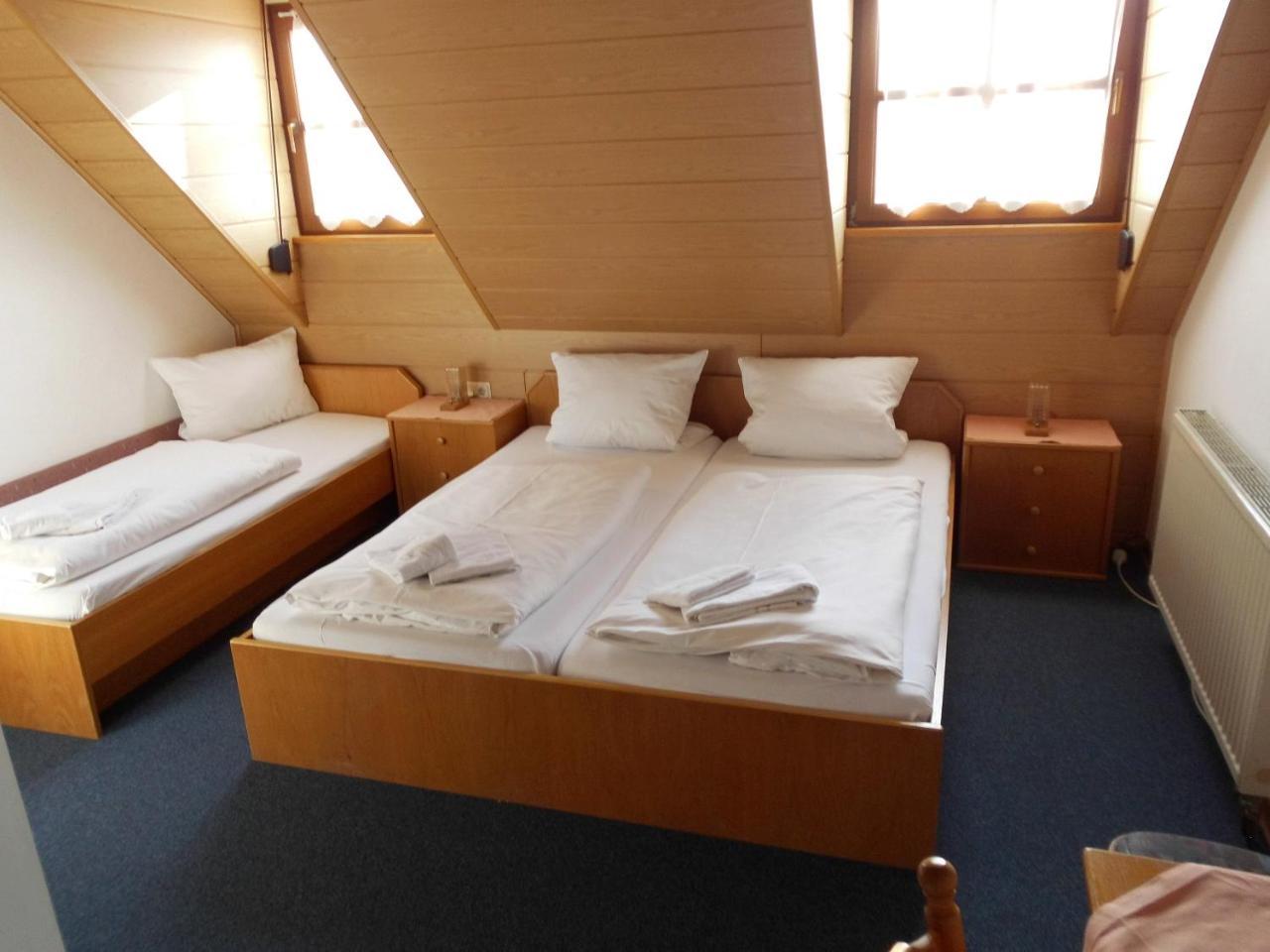 Landgasthof Zum Hirschen Hafenlohr エクステリア 写真